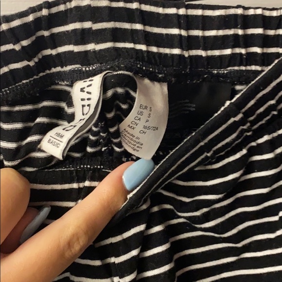 Striped Flowy Shorts - Picture 4 of 4